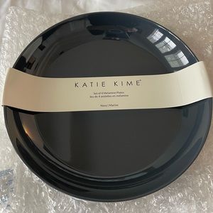 NWT Katie Kime Melamine Plates. Set of Four, Navy.
